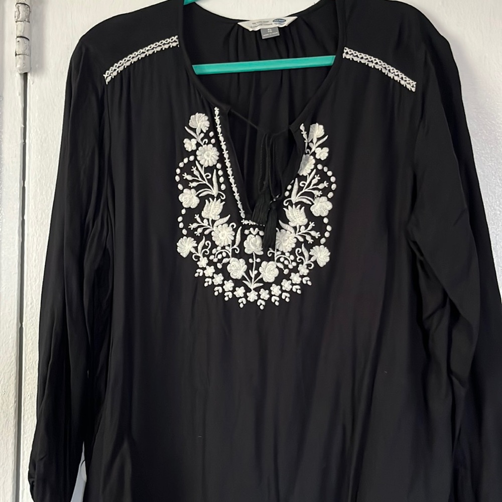 Black and white embroidered tunic